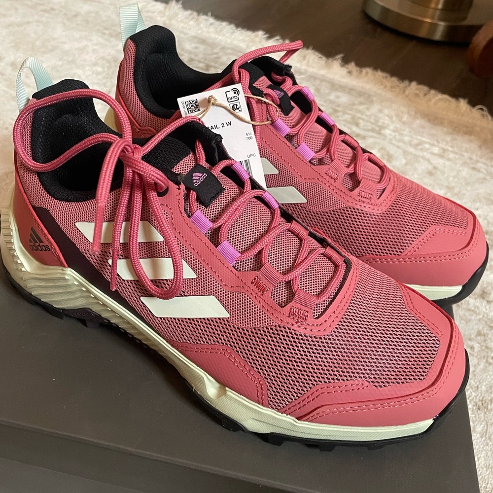 Adidas Traxion hiking sneakers, size 7 - Picture 2 of 6